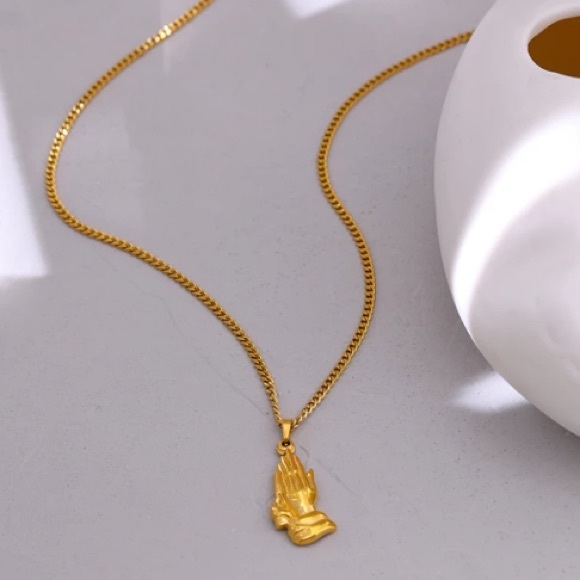 Jewelry - 💛18K gold plated hand  🙏 necklace